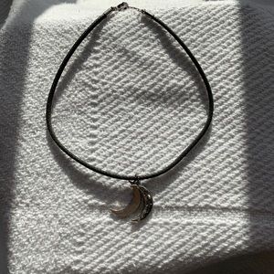 LUNA choker